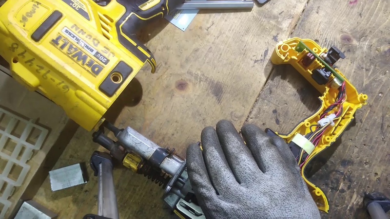De Walt DCN692 Nail Gun REPAIR, De Walt 18v cordless Nail Gun Tear