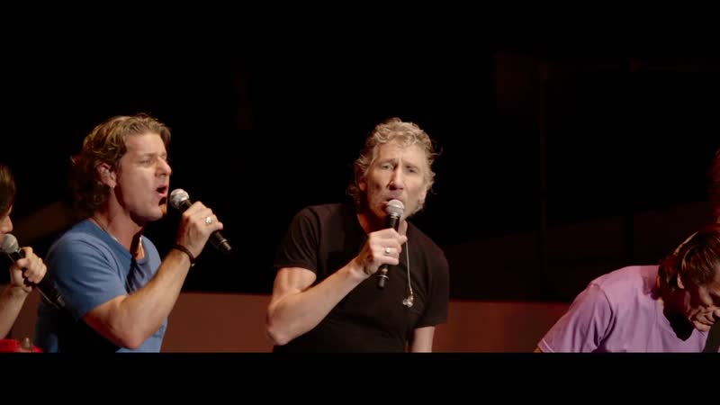 19 Roger Waters Outside The Wall (the Wall