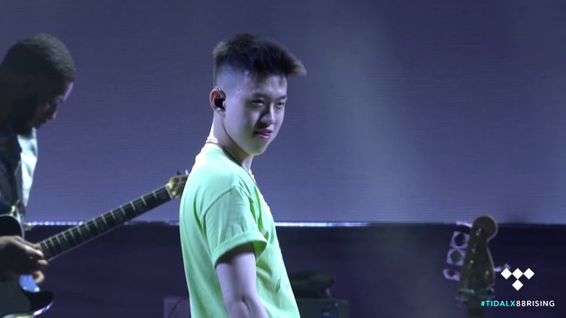 Rich Brian SLOW DOWN TURBO ( Live at Head in the Cloud