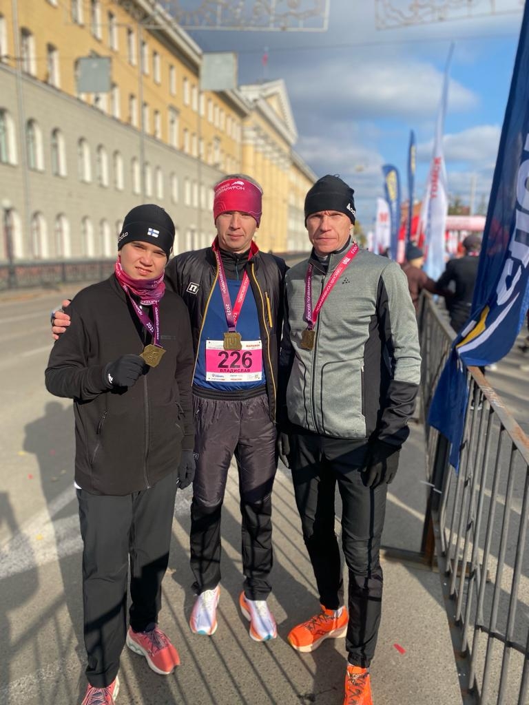 Клубы по месту жительства 1 октября 2023 года в г. Томске прошел легкоатлетический полумарафон.