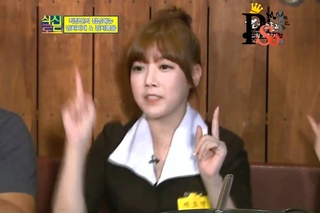Soyeon, Qri (T-ara) - ’Roly Poly’