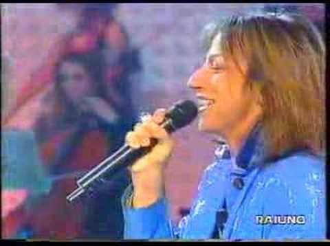 Gianna Nannini e Gianni Morandi IN GINOCCHIO DA