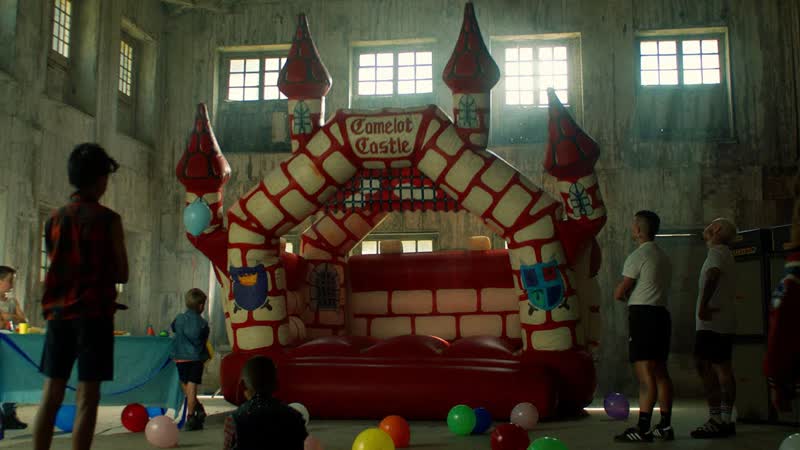 SOFT PLAY Punks Dead ( Official