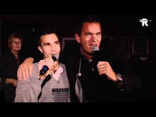 Van Persie toont zangtalent