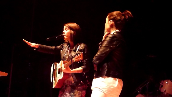 Tegan and Sara Tegans takedown of a guy who likes old songs + Soil, Soil with forgotten